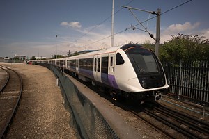 Crossrail / Elizabeth Line trains break cover - coming in 2017 - Economy Class & Beyond