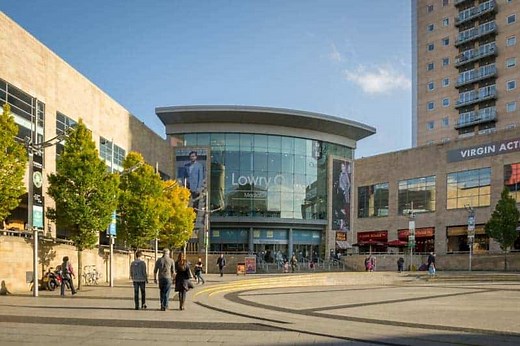 Quayside MediaCityUK (Lowry Outlet) – Shops, Opening Times, Parking