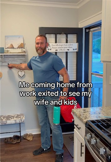 It’s like a mad house sometimes 🤣 home sweet home! #dadsoftiktok #momlife #relateable