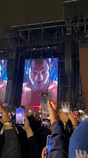 CrowdCAM | TRAVIS SCOTT- “ESCAPE PLAN” LIVE @rollingloud NEW YORK 2021 🎥: @nick.imgz #concert #fyp #viral #hiphop #travisscott | Instagram
