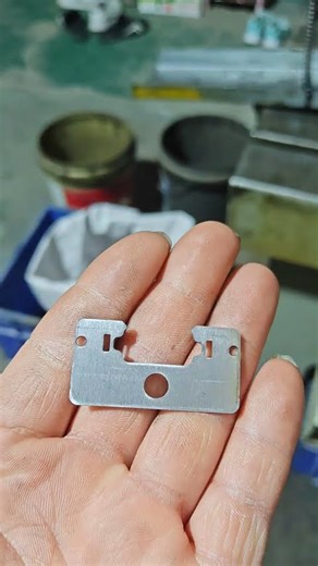 Progressive die stamping in 60 seconds – insane efficiency!