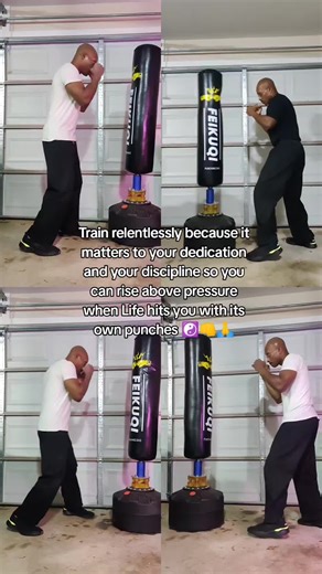 Bruce Leeroy polishing up his Bare Knuckle Boxing Training techniques for the good of Humanity ☯️👊🙏#bareknuckleboxingtraining👊