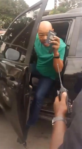 24K views · 193 reactions | YAHWEH ZUO CYBER OBSERVER REPORTS!!!! Allen P. Browns, former presidential candidate and Chief Executive Officer of Urban Marketing Group Inc., escaping justice. ~ Runs to the USA embassy to avoid being served an arrest warrant @highlight | New Zoe Prophetkey | Facebook