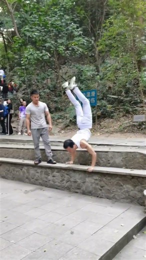 Phoenix Mountain Check-in #Challenge: Handstand Step Jump