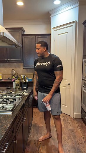 Cartel Bo's Groovy TikTok Dance Moves