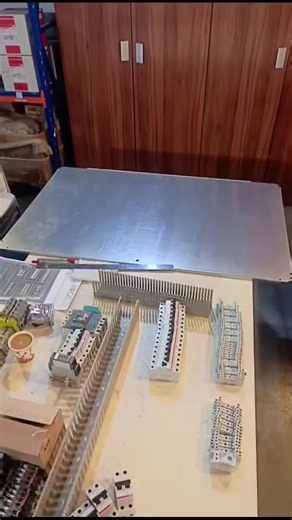 Control Panel Electrical Engineering Basics: Key Components & Safety