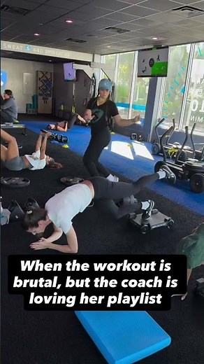 When the gym playlist is too good 🔥 SWEAT440 Strength Training