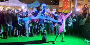 Presentación de Sportacus y Stephanie del programa infantil LazyTown en el concurso de cosplay de la Feria Random de mayo 2025. #lazytown #sportacus #cosplay #feriarandom | Sombras de Rebelión