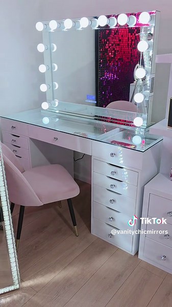 Stylish Vanity Table with Chic Mirror Organization