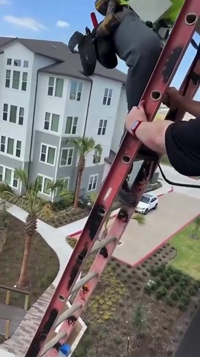 LADDER HEIGHT To ensure you choose the ladder best suited to your needs, follow the Werner height safety chart. The highest permitted standing level on a step ladder is two steps down from the top. A person standing higher may lose their balance and fall. A person’s maximum safe reaching height is approximately 4' higher than the height of the ladder. For example, a typical person can safely reach an 8' ceiling on a 4' ladder*. Extension Ladders Extension ladders should be 7 to 10 feet longer th