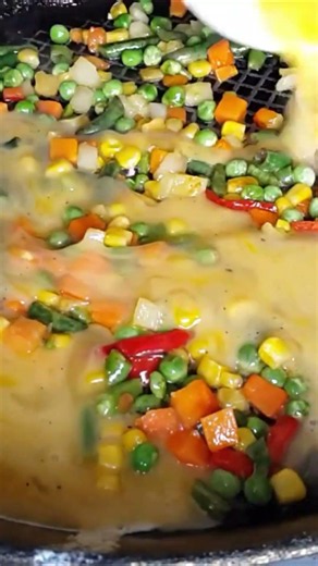 Frozen Veggies + Eggs = Easy Breakfast #shorts #eggs #breakfast #easyrecipe #frozenvegetables
