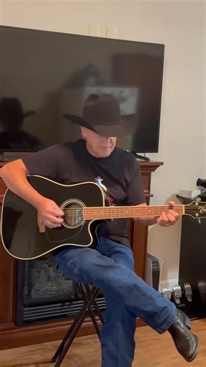 Howard Decker “George Strait Tribute Show” Friday night at the new Loogootee stage downtown. Bring your lawn chairs and enjoy this FREE Show. Food trucks and sweet treats will also be available. Show starts at 6:30pm with opening act Rodney Watts presented by The City of Loogootee and Four Star Country “The General” 95.9 / 101.3fm WAMW. | WAMW