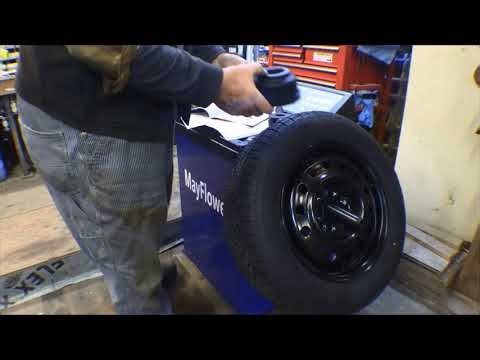 Setting Up The Tire Balancing Machine