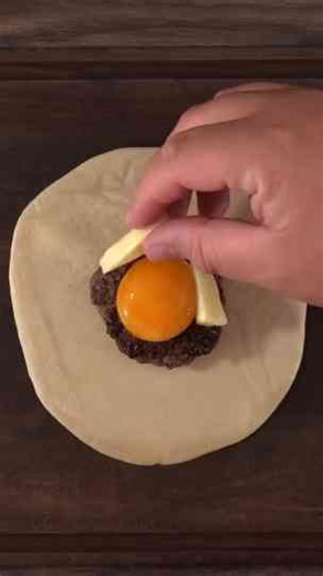 Breaking down a burger cooked with exact control