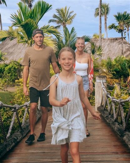 Packed full of family fun and adventures to be had, there's just no getting past the beauty and excitement of OUTRIGGER Fiji Beach Resort! 🌴🌺☀️ 📹: @lifeofatravelfamily | OUTRIGGER Fiji Beach Resort
