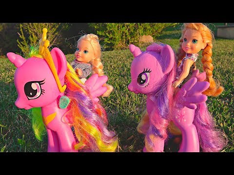 Elsa and Anna toddlers ride their bikes and the ponies- adventures with my little pony