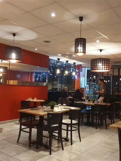 Bonney 🍷🍽💫 on Instagram: "🍷🍕🍹【𝙄𝙏𝘼𝙇𝙄𝘼𝙉 𝙁𝙊𝙊𝘿 𝙄𝙉 𝙈𝙐𝙍𝙀𝙏】🍹🍕🍷 𝕊𝟜𝟠 → 𝟘𝟜/𝟙𝟚/𝟚𝟘𝟚𝟚 ☆ 𝕊𝕠𝕝𝕠 𝕕𝕒𝕥𝕖 La meilleure pizza de Noël est à @casavostra31 😋🎄 ! Dispo du 1er au 24 décembre chaque année ✨ 𝗖𝗢𝗖𝗞𝗧𝗔𝗜𝗟🍹 🍒 La Dolce Vita Prosecco, sirop de fraise, maraschino*, cerises Amarena en sirop & entières 🍾 𝗣𝗜𝗭𝗭𝗔🍕 🦆 Pizza de Noël Base crème de truffe, gésiers de canard, magret frais, foie gras mi-cuit émietté, chutney de figue → Nouvelle recette (2025) =