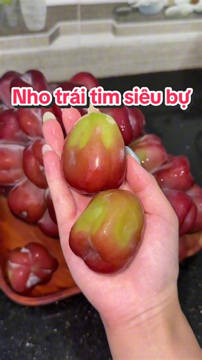 Nho trái tim siêu to khổng lồ gần 1tr/chùm có gì?