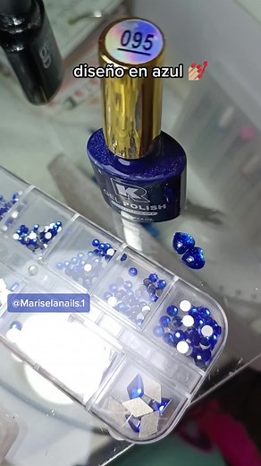 uñas azul rey y gold #fyp #nails #blue #blueking #gold #micheymouse