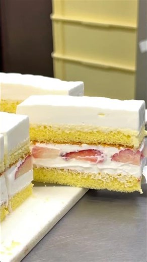 【キュートなこいのぼりに大変身🎏】 #お菓子のたいよう #japanesefood #cake
