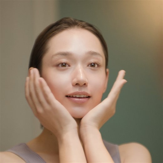 DHC（ディーエイチシー）公式 on Instagram: "新CMで実は2つの「カントク」役をする二宮さん。​ #DHC年始のごあいさつ"