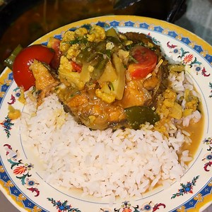 1M views · 15K reactions | Rohu Fish Curry Recipe with Cauliflower & Bean - Fulkopi Shim Diye Rui Macher Torkari Recipe | Street Food Hunting | Facebook