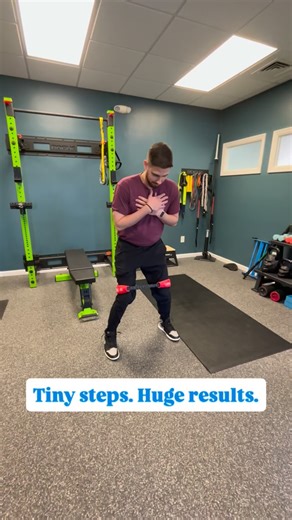 They might look funny… but monster walks are serious business for your hips. 👹🔥 This move lights up your glutes, strengthens your hip stabilizers, & protects your knees from injury. Golfers, runners, & lifters: if you have stronger hips you will have more power, better stability, & fewer setbacks! 💡 Tip: Keep tension on the band the whole time, & take slow, controlled steps. Save this for your next warm-up, your hips will thank you. Get On Point. #monsterwalks #stratfordct #sportsdoc #rehabch