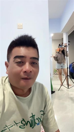 Gaya Fashion Tank Top dari Quinnesya