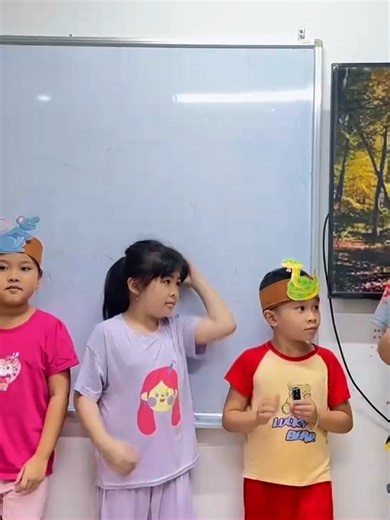 💙 Không chỉ là học tiếng Anh 🌱 Mà là nơi con được tự tin, vui vẻ và dám thể hiện bản thân 📹 Khoảnh khắc trong buổi sinh hoạt lần thứ 5 của CLB English Hello Ms.Long #englishmslong #englishlearning #englishspeaking #Englishclub