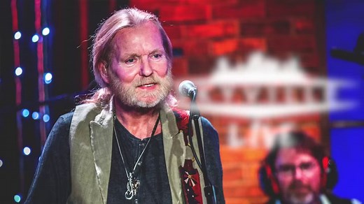 From the Skyville Live archives, listen to rock legend Gregg Allman talk about how he fell in love with the Hammond organ #greggallman #allmanbrotherband #skyvillelive | Gregg Allman