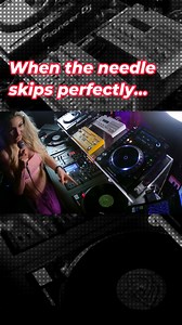 When the needle gets stuck 😆 #vinyl #djamber_d #djing #livestreamer | Amber D