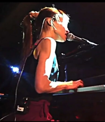 fiona apple performing valentine in 2012 #fionaapple #valentine #theidlerwheel #masterpiece #fyp