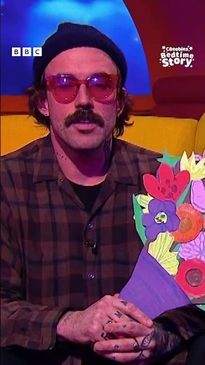 Joe reads a CBeebies Bedtime Story, The Boy with Flowers in His Hair by Jarvis. #idles #shorts