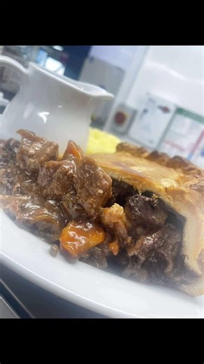 #taverninn #tavernnewquay #newquaypub #newquay #newquayfoodanddrink #staustellbrewery #supportyourlocal #newquaybusiness #newquaycornwall #lovenewquay #homemadefood #hospitality #pubsofinstagram #pubsofcornwall #pubgrub | The Tavern Inn