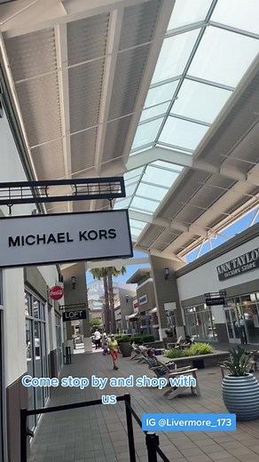 Come visit us at the San Francisco Premium Outlets in Livermore CA💜 #PrimeDayDreamDeals #michaelkors #michaelkorsoutlet #luxury #korskommunity #bayarea #california #shopnow #freeshipping