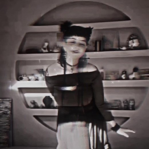 Melanie Martinez: Celebrate Your Natural Hair