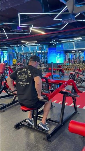 PLATE LOADED MACHINE TRICEPS DIP (HAMMER STRENGHT)