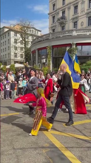 Sechseläuten children’s parade in Zurich🇨🇭#Switzerland