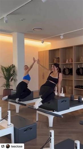 Duet flow 🔥 Follow @PilatesEmpowerment for more! Credit: teeclose & chloflows_ #reformerpilates #pilatesreformer #pilatesinstructor #feelgoodmovement #pilatesflow #pilatesemcasa #pilateslovers #corestability #flexibilitytraining #pilatesbody #pilatestraining #pilateslove #pilatesinspiration #pilatesinspodaily #pilatesinspo