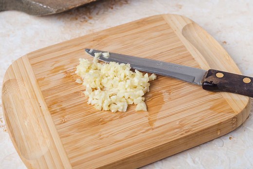 Learn the Definition of Mince, a Cooking Term