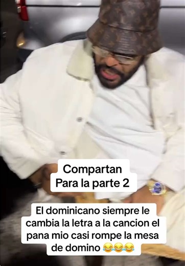 Casi rompe la mesa el loco mio 😂 El remix 2026 le cambio la letra a la cancion 😂 #fyp #viraltiktok #dominicano#capicua #perreo