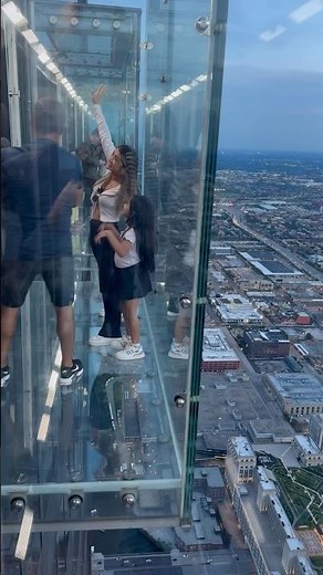 AFRAID OF HEIGHTS? 😳103 Floor View at the Chicago Skydeck | Willis/Sears Tower