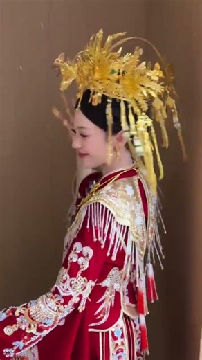 Beautiful Chinese Bridal Dress 😍 Traditional Xiuhefu Wedding Look |#wedding #love #shorts