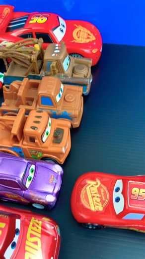 Lightning Mcqueen Review | Pixar Cars 2 #toys #disneycars #mcqueencars #mcqueentoys #cars #pixarcars