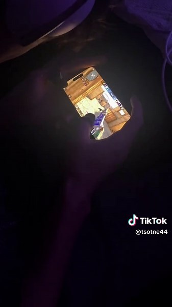 Handcam footage of intense Standoff 2 gameplay