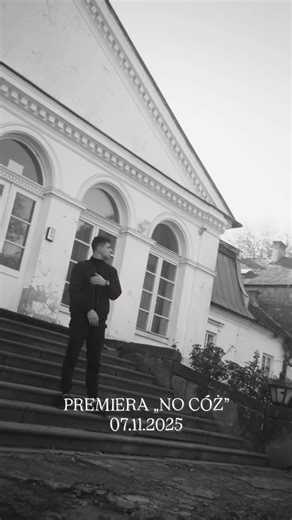 7 listopada wszystko się zmienia. WIZJA — moja nowa EP, gdzie muzyka spotyka się z obrazem. 5 numerów, 3 teledyski, 1 historia. A wszystko zaczyna się od „No Cóż”. Teledysk: SUGARMATES 🎥 Beat: Flame 🔥 Premiera WIZJI i „No Cóż” już 7 listopada na Spotify & Youtube. Zobacz, co nadchodzi. 👁️ #arkez #hiphop #rap #polskirap #zasięgi #oldschool #viral #follow #music #artysta | Arkez Oficjalnie
