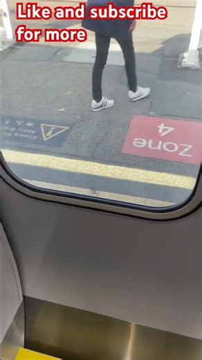 Class 800 door closing #train #fortheloveoftrains