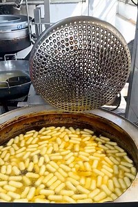 8.7M views · 10K reactions | instant 100 kg massive mechanical cylindrical gulabjamun in 5 min #viral #trending #factory #food #facebook | Blessed Indian Foodie | Facebook