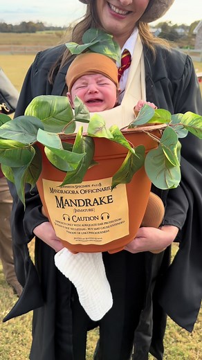 this mandrake is a screamer #harrypotter #harrypotterhalloween #mandrakecostume #halloween
