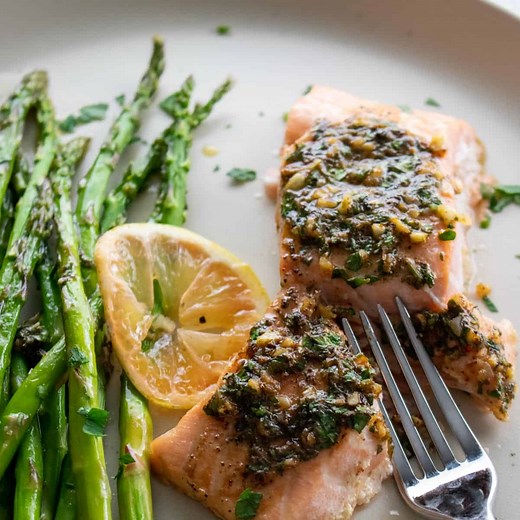 Keto Oven Baked Salmon In Foil - The Frizzled Leek